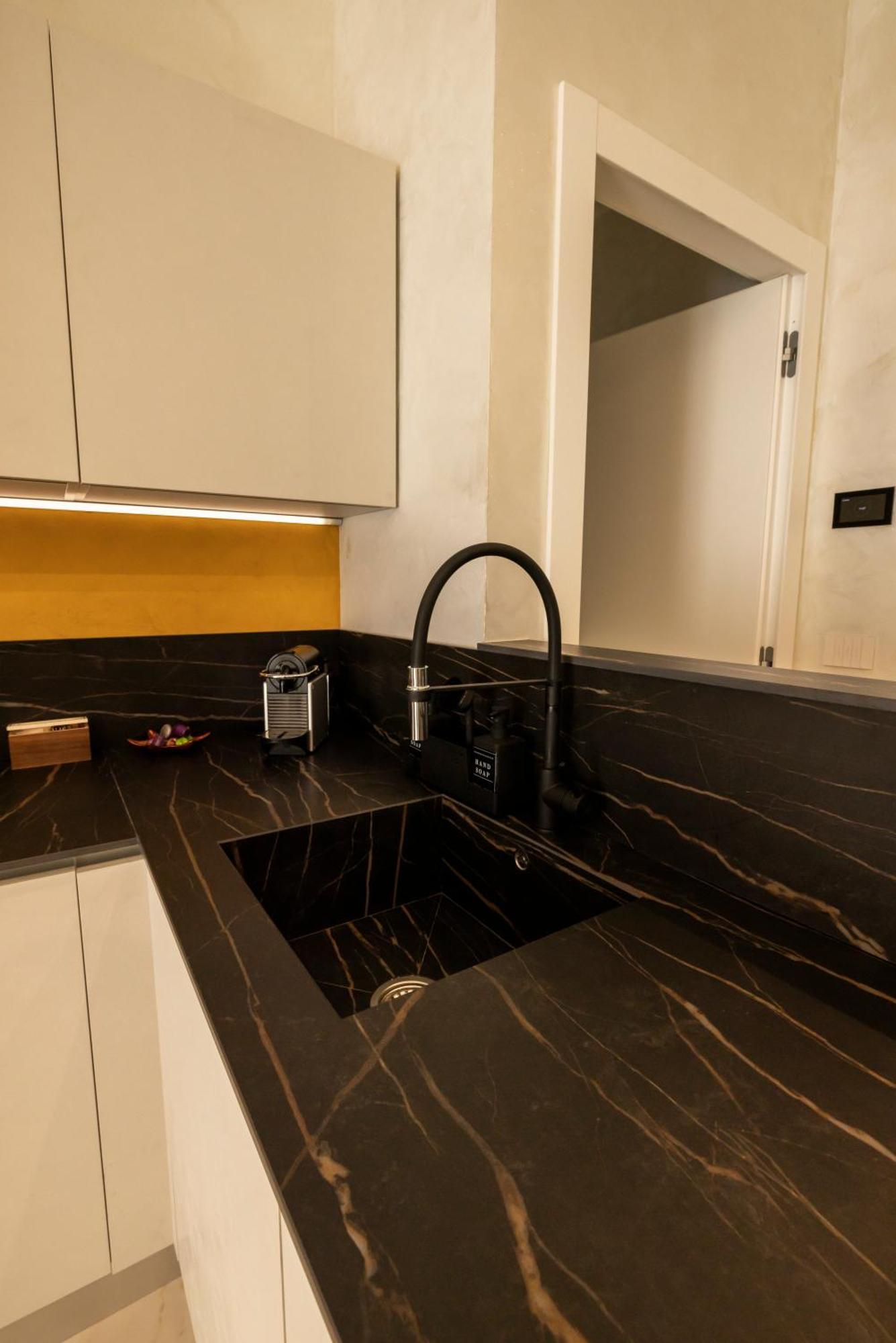Apartamento Lo Scrigno D'Oro Nel Centro Di Torino Exterior foto